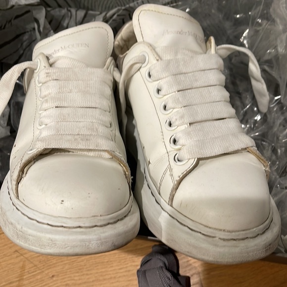 Alexander McQueen Women's Oversized Suede Heel Detail Sneakers - Picture 11 of 12